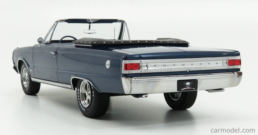 Greenlight Plymouth Belvedere Gtx Cabriolet Graveyard Carz 1967 1:18 Modrá Bílá