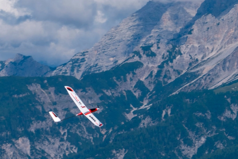 RC letadlo KAVAN Falke 1800mm ARF, červená