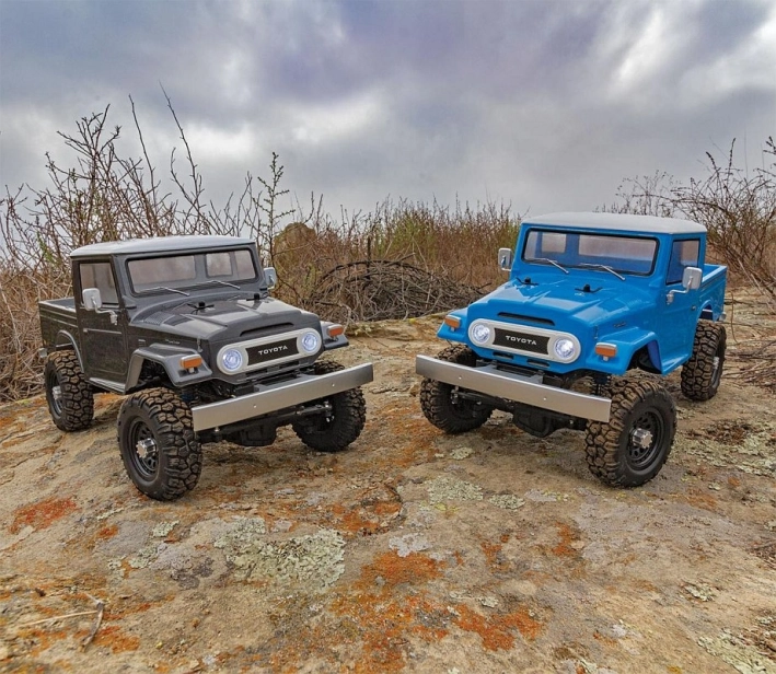 CR12 Toyota FJ45 Pick-Up, RTR, sivá karoséria