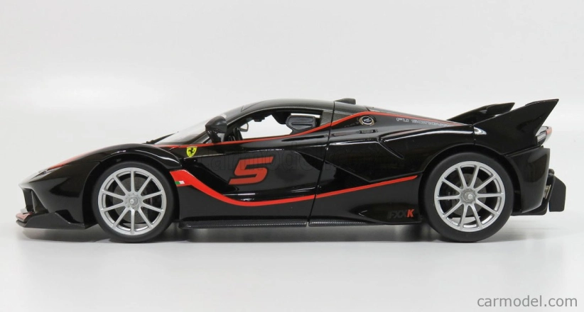 Bburago Ferrari FXX K 1:18 čierna