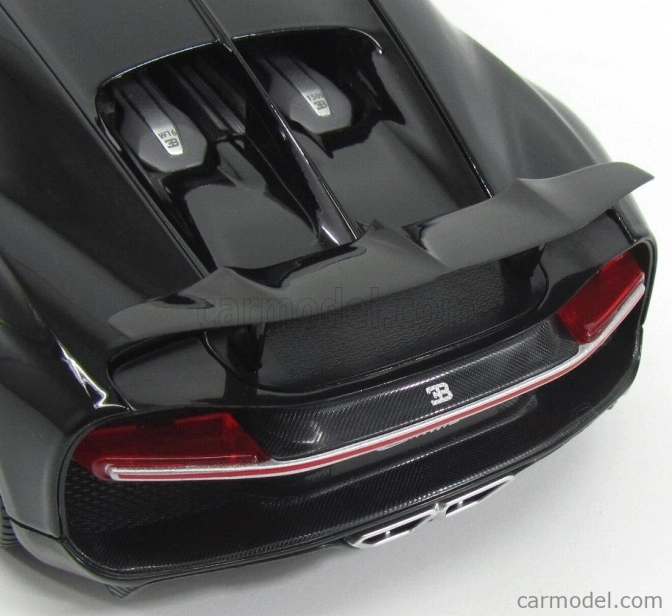 Bburago Plus Bugatti Chiron 1:18 červená