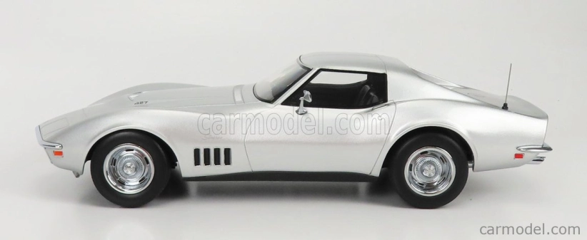 Norev Chevrolet Corvette Coupe 1969 1:18 Strieborný