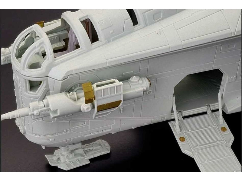 Revell SW – The Mandalorian: Razor Crest Platinum Edition (1:72) (darčeková súprava)