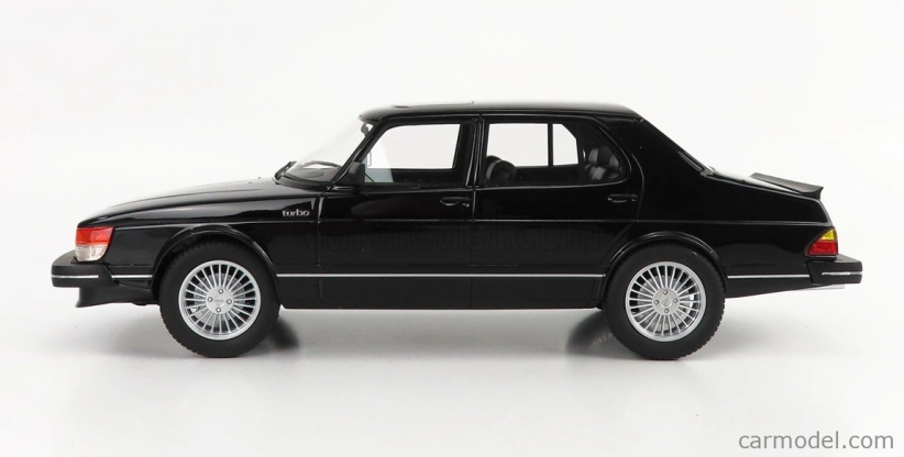 Modely v mierke Cult-scale Saab 900 Turbo 1980 1:18 Black