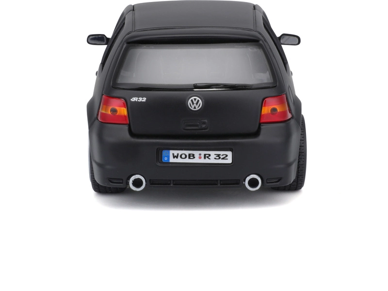 Maisto Volkswagen Golf R32 1:24 čierna matná
