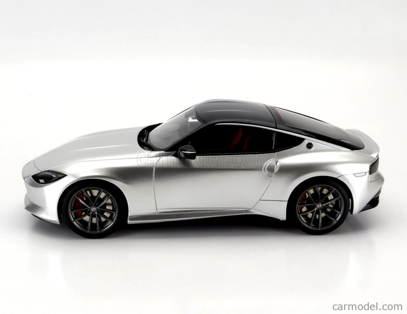 Kyosho Nissan Fairlady Z Coupe 2023 1:18 Silver