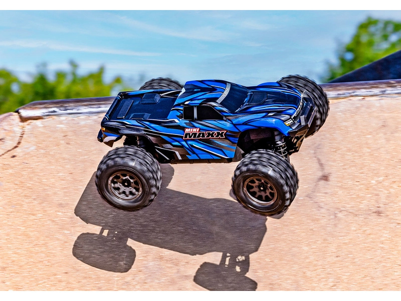 Traxxas Mini Maxx 1:12 BL-2s RTR zelený
