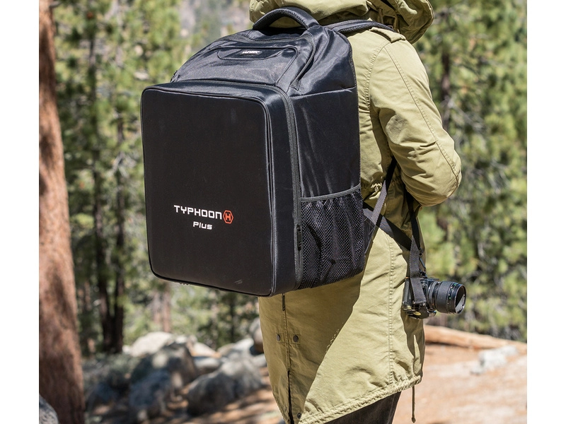 Yuneec Typhoon H Plus s Intel RealSense, batoh