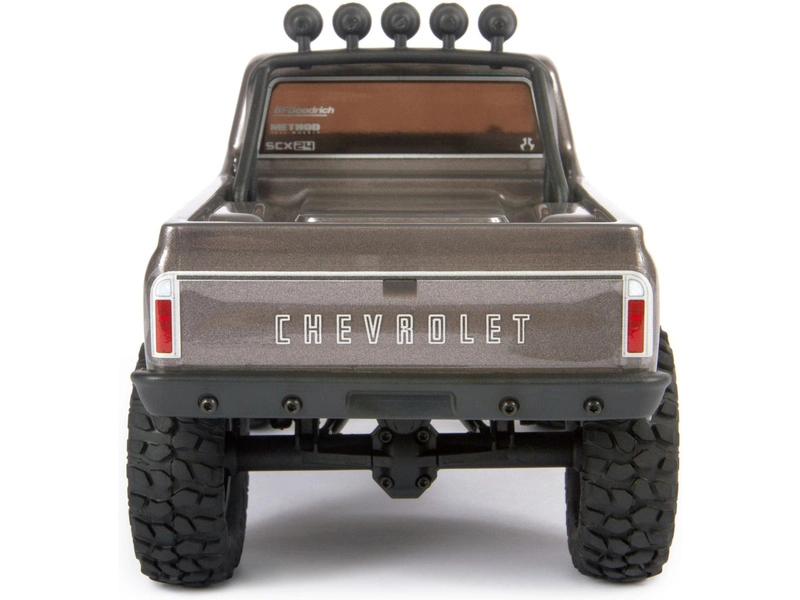 Axial SCX24 Chevrolet C10 1967 1:24 4WD RTR strieborný
