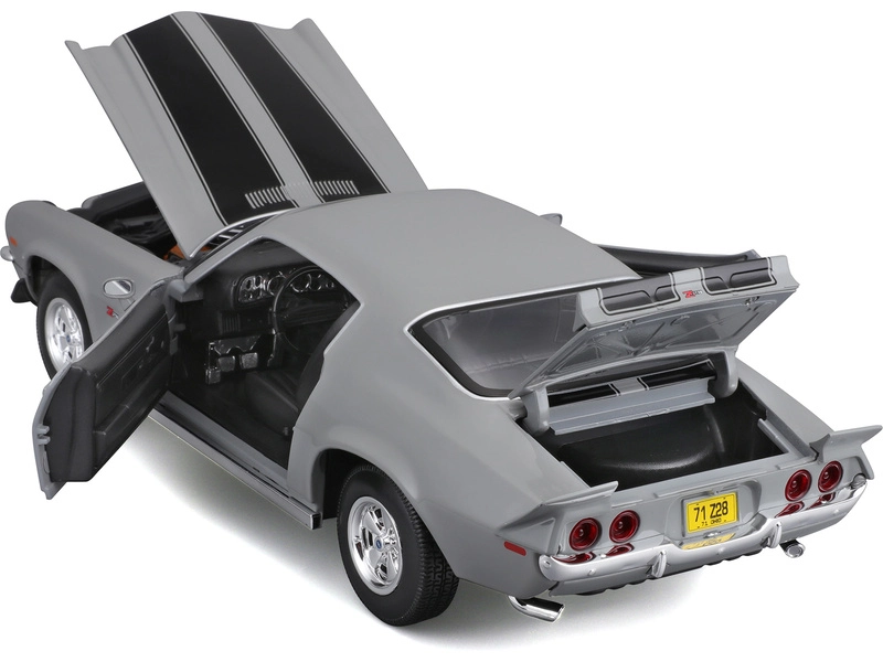 Maisto Chevrolet Camaro 1971 1:18 šedá