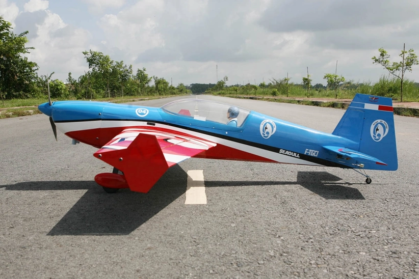 Extra 330LX 2,08 m červeno-modrá