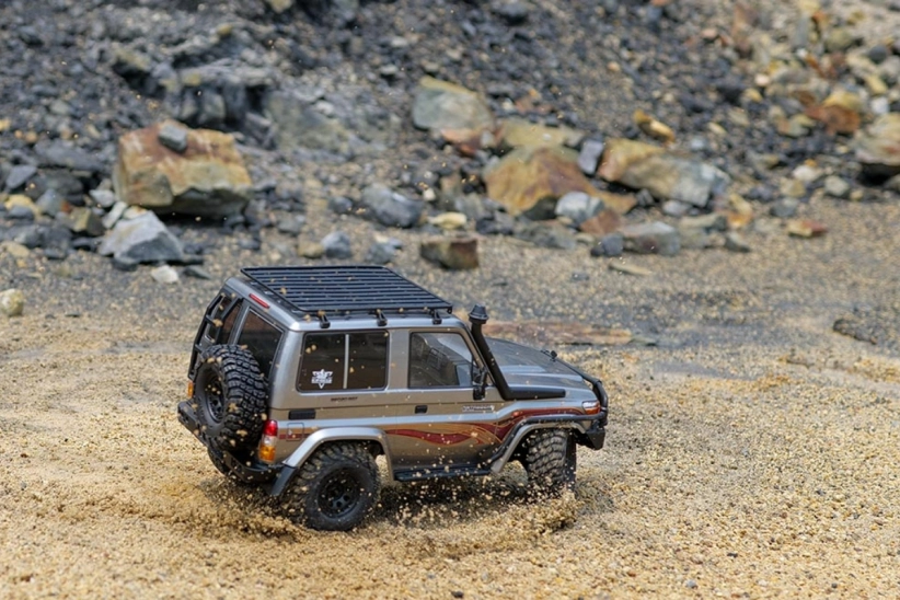 RC auto INTRUDER 1/10 súprava 2,4 GHz, strieborná