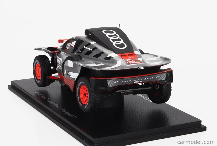 Iskrový model Audi Q E-tron Rs Tím Audi Sport N 211 Rally Dakar 2023 Mattias Ekstrom - Emil Bergkvist 1:43 Sivá strieborná čierna