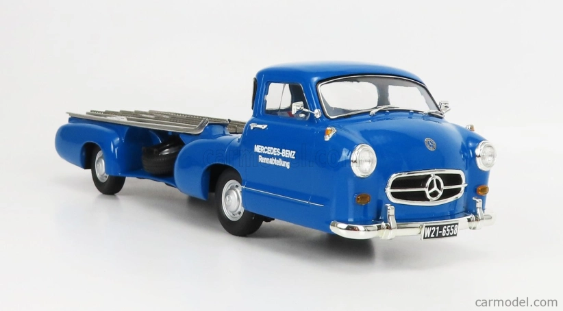 Werk83 Mercedes Benz Truck Racing Car Transporter Rennabteilung 1955 1:18 Modrá