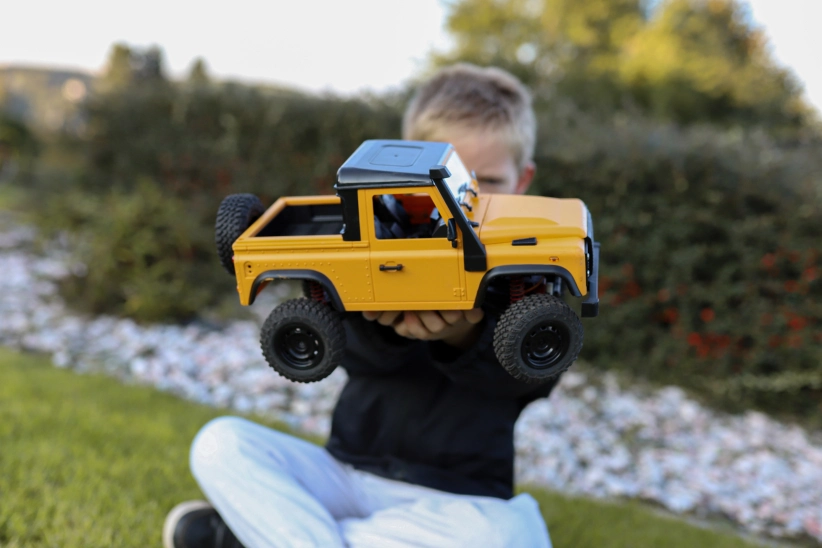 RC auto Land Rover Trail V2 1/12 RTR 4WD, žlutá