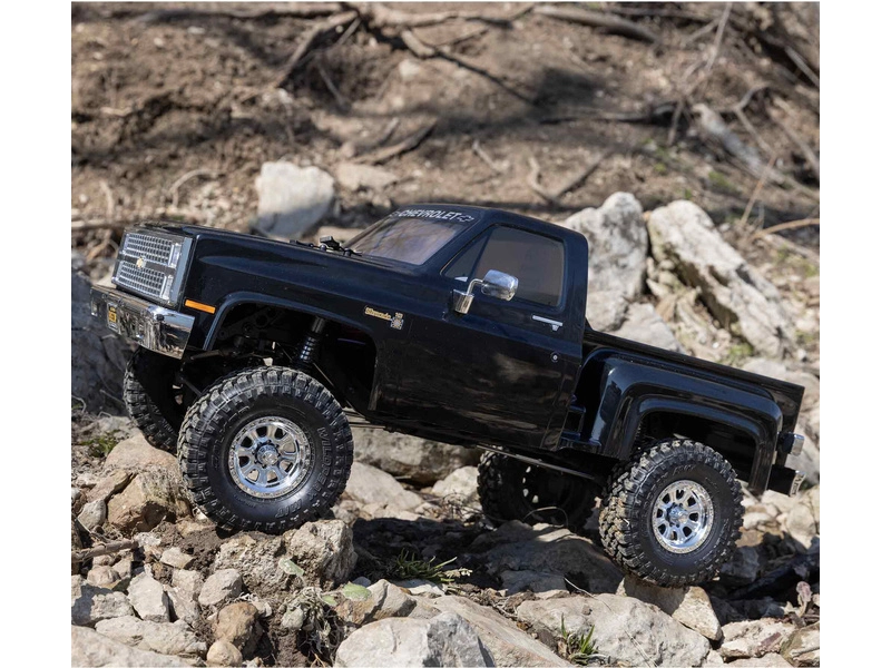 Axial SCX10 III Base Camp 1:10 4WD Chevy K10 1982 RTR modrý