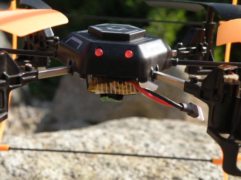 RC dron SkyWalker, oranžová