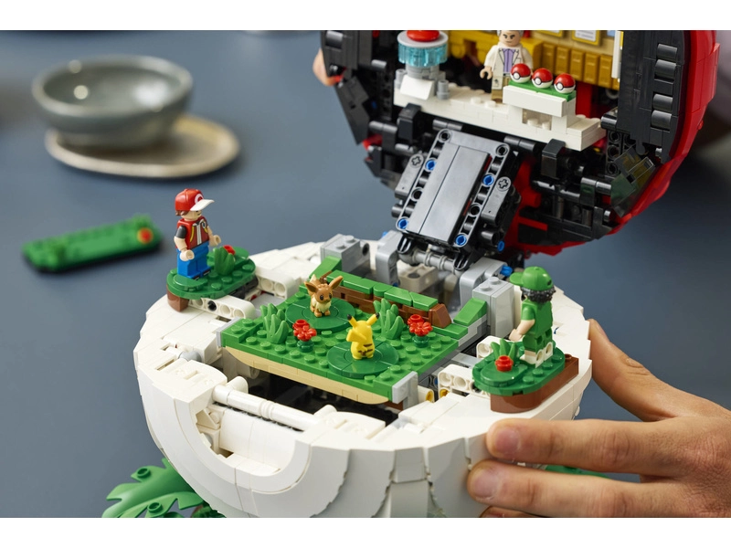 LEGO Pokémon - Poké Ball s ikonickými okamihmi Trénerov