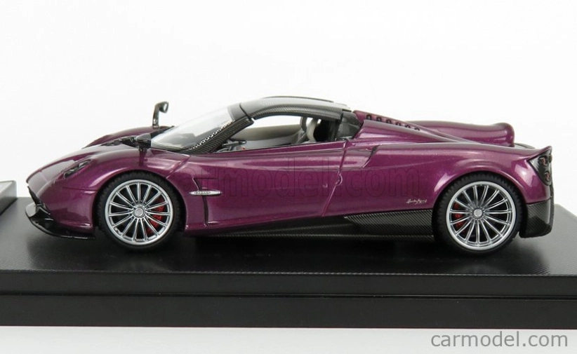 Lcd-model Pagani Huayra Roadster 2018 1:43 Purple Met