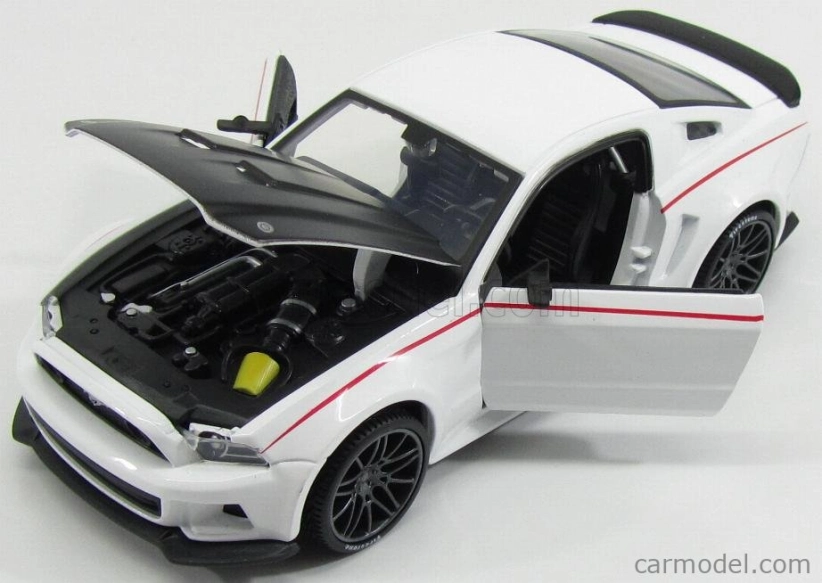 Maisto Ford USA Mustang Coupe Street Racer 2014 1:24 bielo-čierna