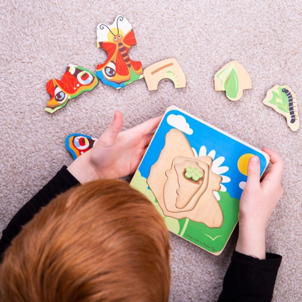 Bigjigs Toys Životné cykly motýľa Vkladacie puzzle