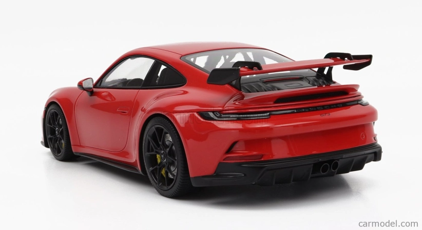 Minichamps Porsche 911 992 Gt3 Touring Coupe 2022 1:18 Strážci Červená