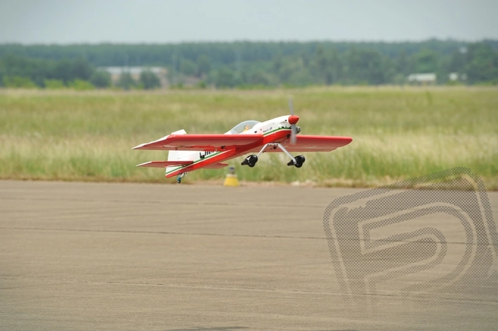 PH110 Hero 3D 1500mm rozp.