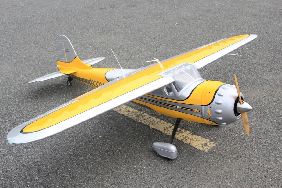 Cessna 195 2,28m Žlutá