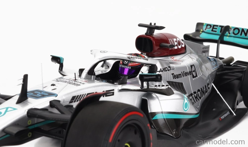 Minichamps Mercedes gp F1 W13e Mercedes-amg Petronas F1 N 63 1:18, stříbrná