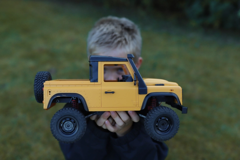 RC auto Land Rover Trail V2 1/12 RTR 4WD, žlutá