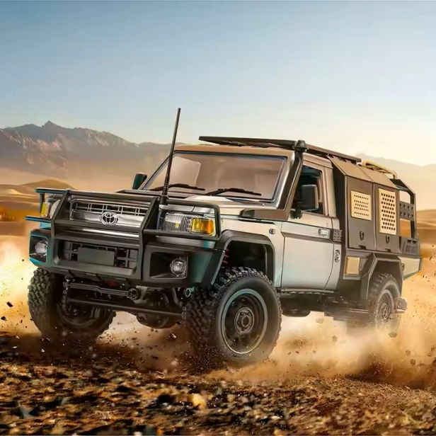 RC auto Land Cruiser Supertourer Toyota, stříbrná + náhradní baterie