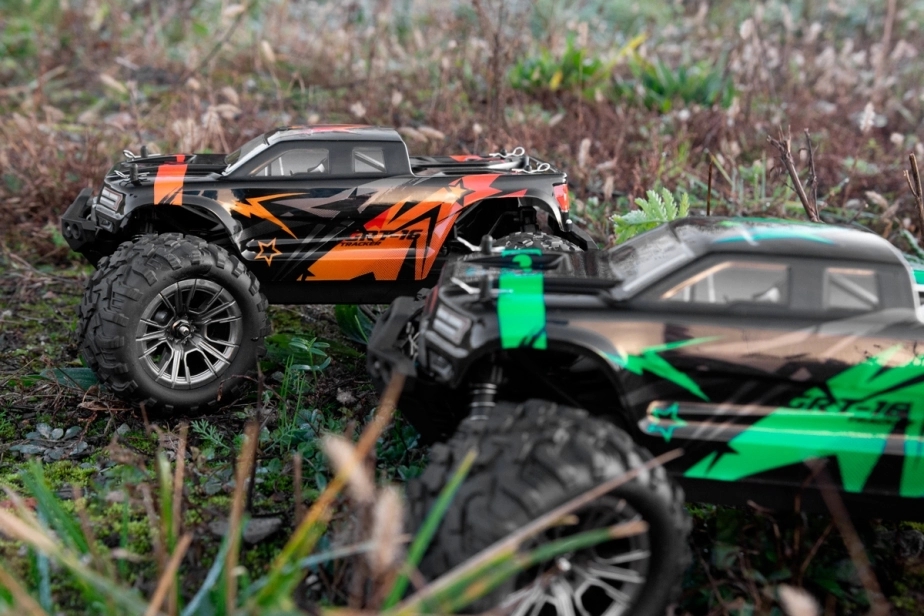 ROZBALENO - KAVAN GRT-16 Tracker RTR 4WD Monster Truck 1:16, zelená