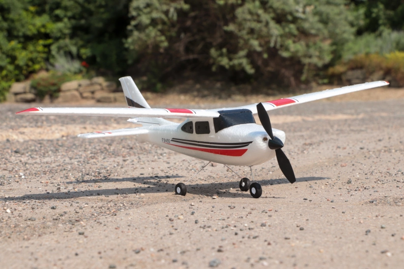 RC letadlo Cessna 182