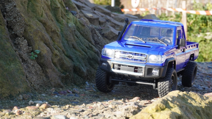 RC auto Land Cruiser Toyota PRO, modrá