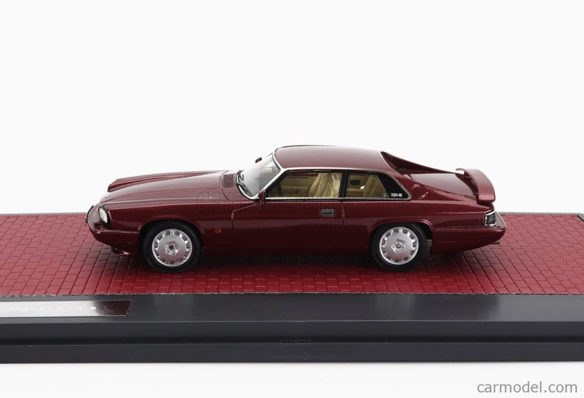 Modely v mierke Matrix Jaguar Xjr-s 1993 1:43 Červená