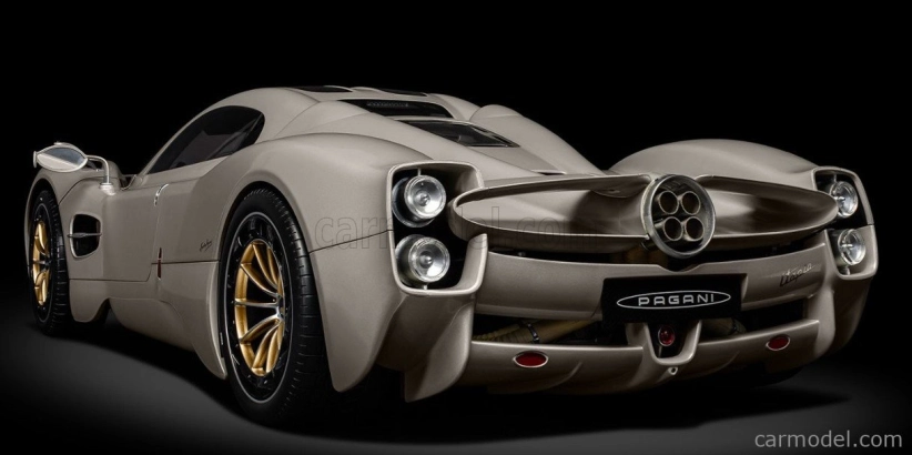 Pocher Pagani Utopia Coupe 2023 1:8 Grigio Rinascimento - svetlosivá