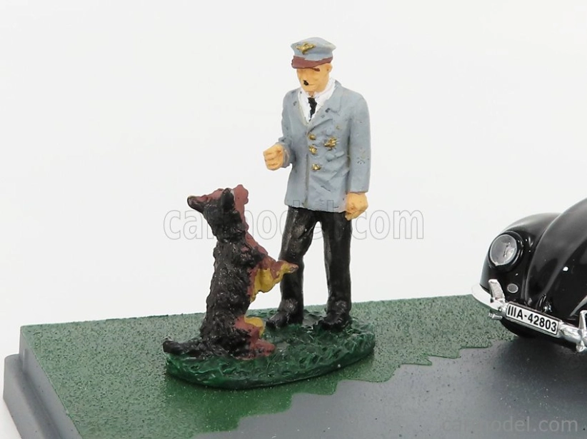 Rio-models Volkswagen Beetle Maggiolino Cabriolet Closed Nido Dell'aquila - Eagle's Nest 1938 - Hitler And Blondie Dog 1:43 Black