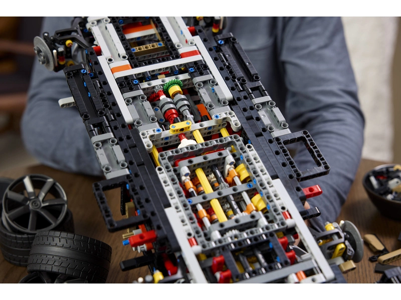 LEGO Technic – Megacar Koenigsegg Sadair's Spear