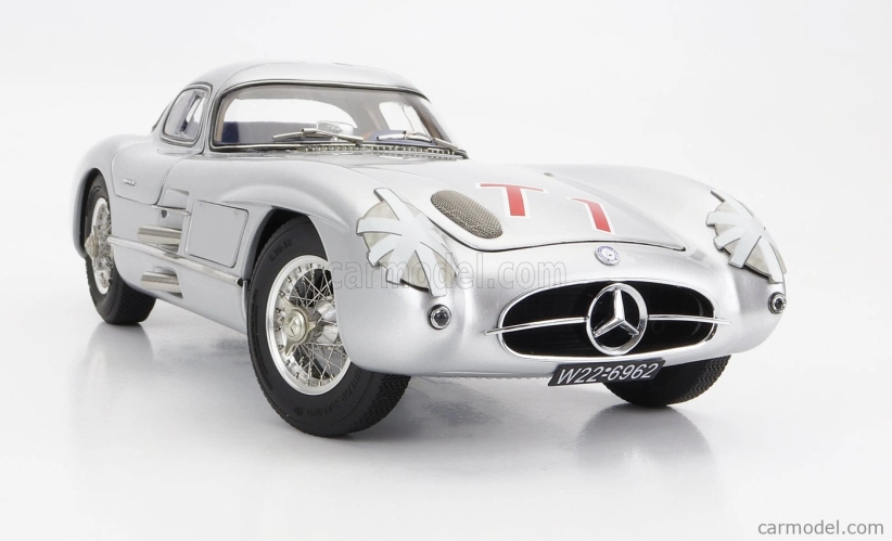 Cmc Mercedes Benz 300 Slr Coupe N T1 Rac Tourist Trophy 1955 1:18 Strieborná