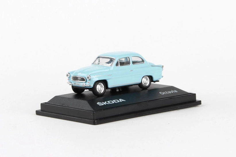 Abrex Škoda Octavia (1963) 1:72 – modrá svetlá