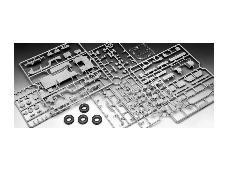 Revell HMMWV M1097A2 (1:35)