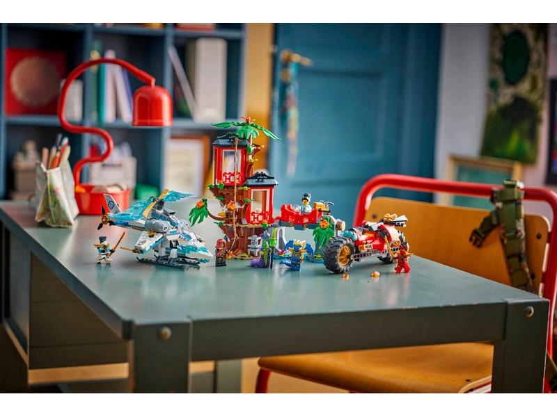 LEGO Ninjago - Souboj nindža vozidel a domek na stromě