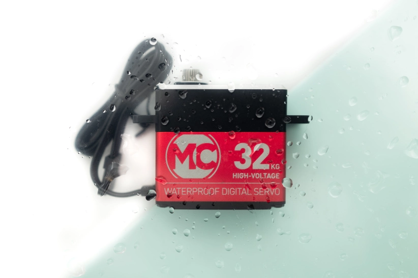 MC-32 HV Coreless digitálny servopohon 32 kg - vodotesný