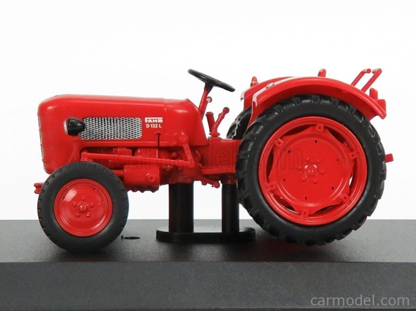 Edicola Fahr D132l Traktor Nemecko 1960 - poškodenie Blister Box 1:43 Červená