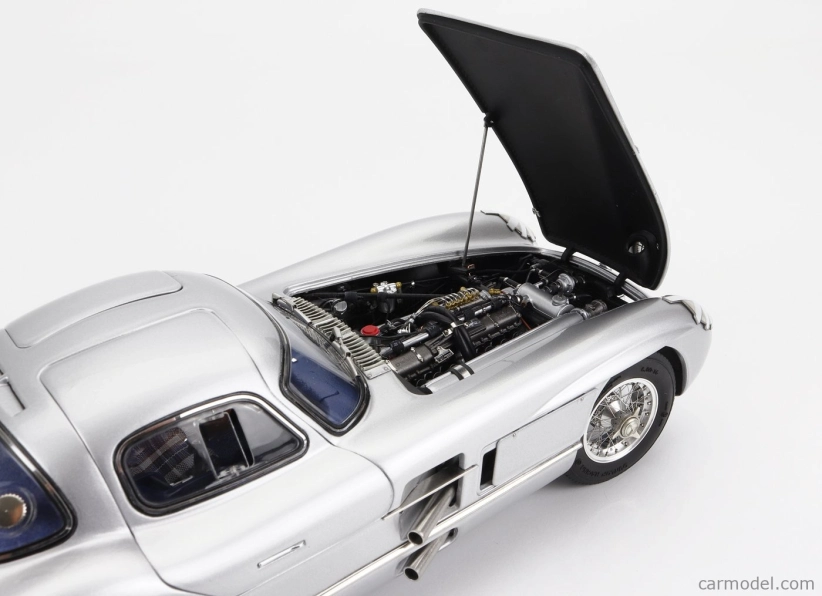 Cmc Mercedes Benz 300 Slr Coupe N T1 Rac Tourist Trophy 1955 1:18 Strieborná