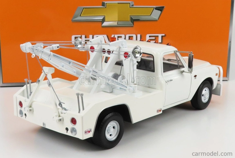 Greenlight Chevrolet C-30 Pick-up Odtahový vůz 1968 1:18, bílá