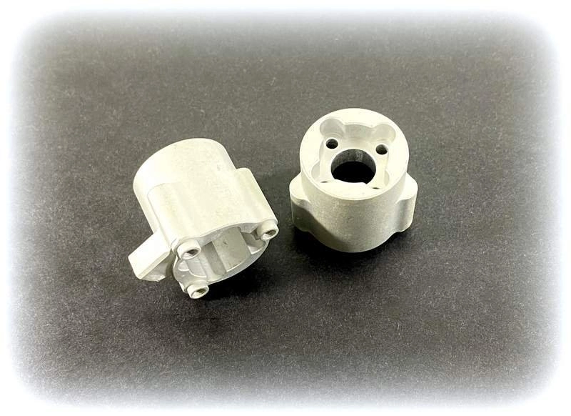 1330603 - CNC Alu Rear Axle Adapter L/R Absima Yucatan