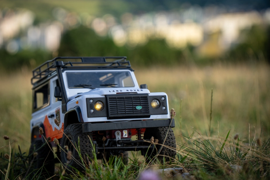 RC auto Land Rover Trail V2 1/12 RTR 4WD, bílá