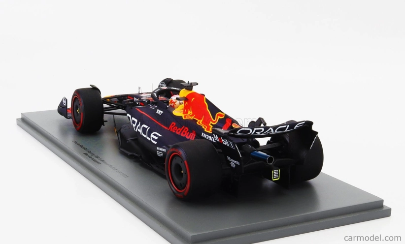 Spark-model Red bull F1  Rb19 Team Oracle Red Bull Racing N 1 World Champion Winner British Gp 2023 Max Verstappen 1:18 Matt Blue