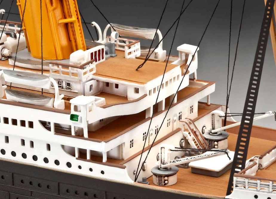 Revell R.M.S. Titanic 100. výročie darčeková sada